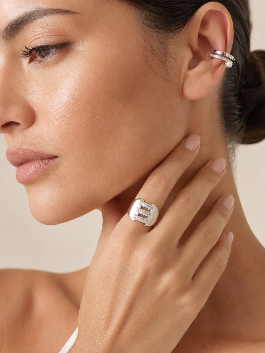 Anillo y earcuffs Feral en baño de rodio plateado